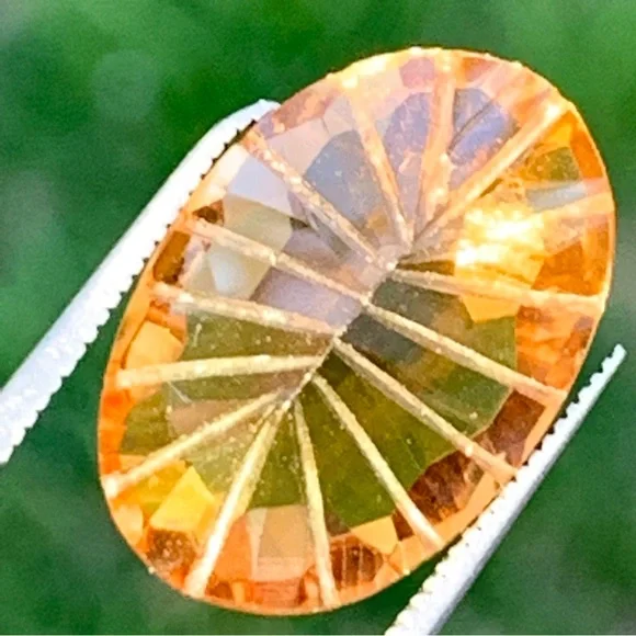 9.30 Carats Natural Citrine Nice Cut Gemstone - Picture 5 of 17